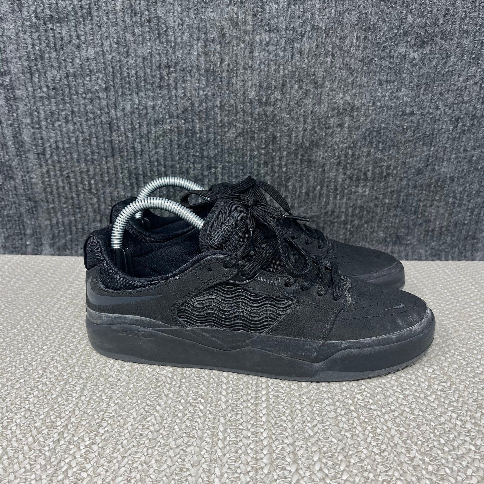 Nike Sb Ishod Wair Premium Low Triple Black Skate Shoes Mens 5.5 / 7w Dz5648-001